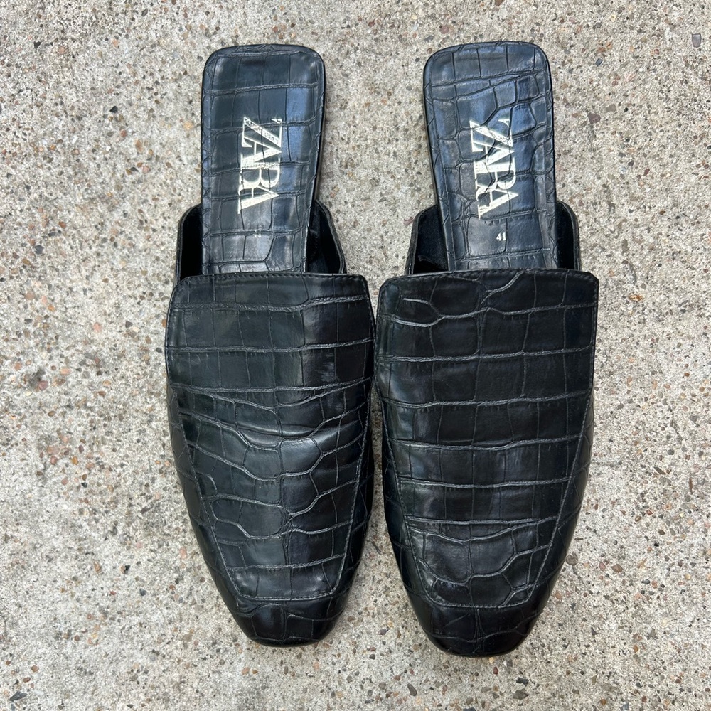 Zara Men's Black Embossed Slip-On Loafers